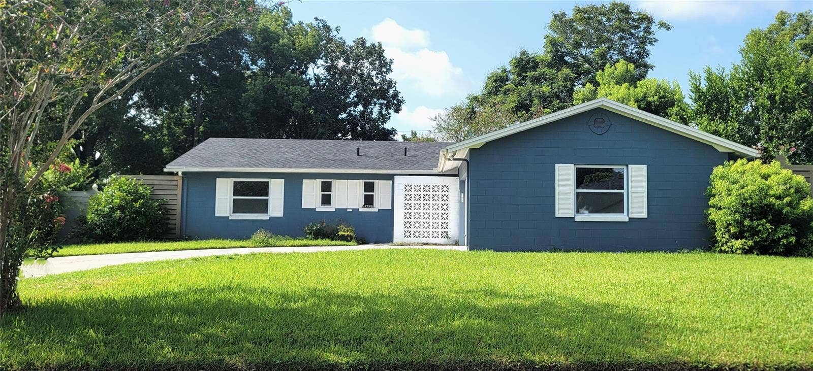 2732 WALNUT STREET, Orlando, FL 32806 2732 Walnut Street - 2 car garage and oversized parking pad .... EZ living in the Lk Como area