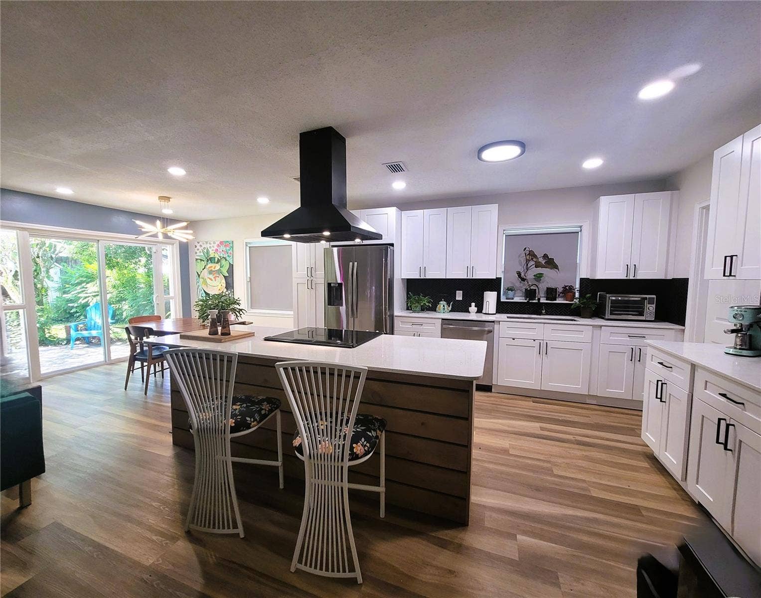 2732 WALNUT STREET, Orlando, FL 32806 GORGEOUS GOURMET KITCHEN! Open floor plan with Dining Area, Living Rm and Bonus Space.