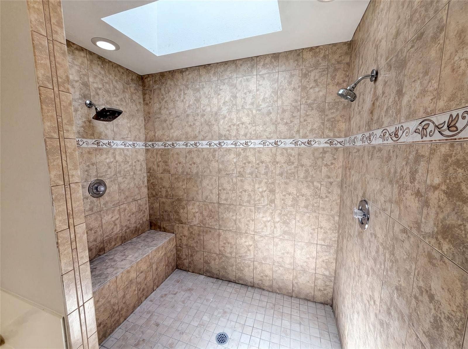 300 SPRUCEWOOD ROAD, Lake Mary, FL 32746 300 SPRUCEWOOD ROAD, Lake Mary, FL 32746