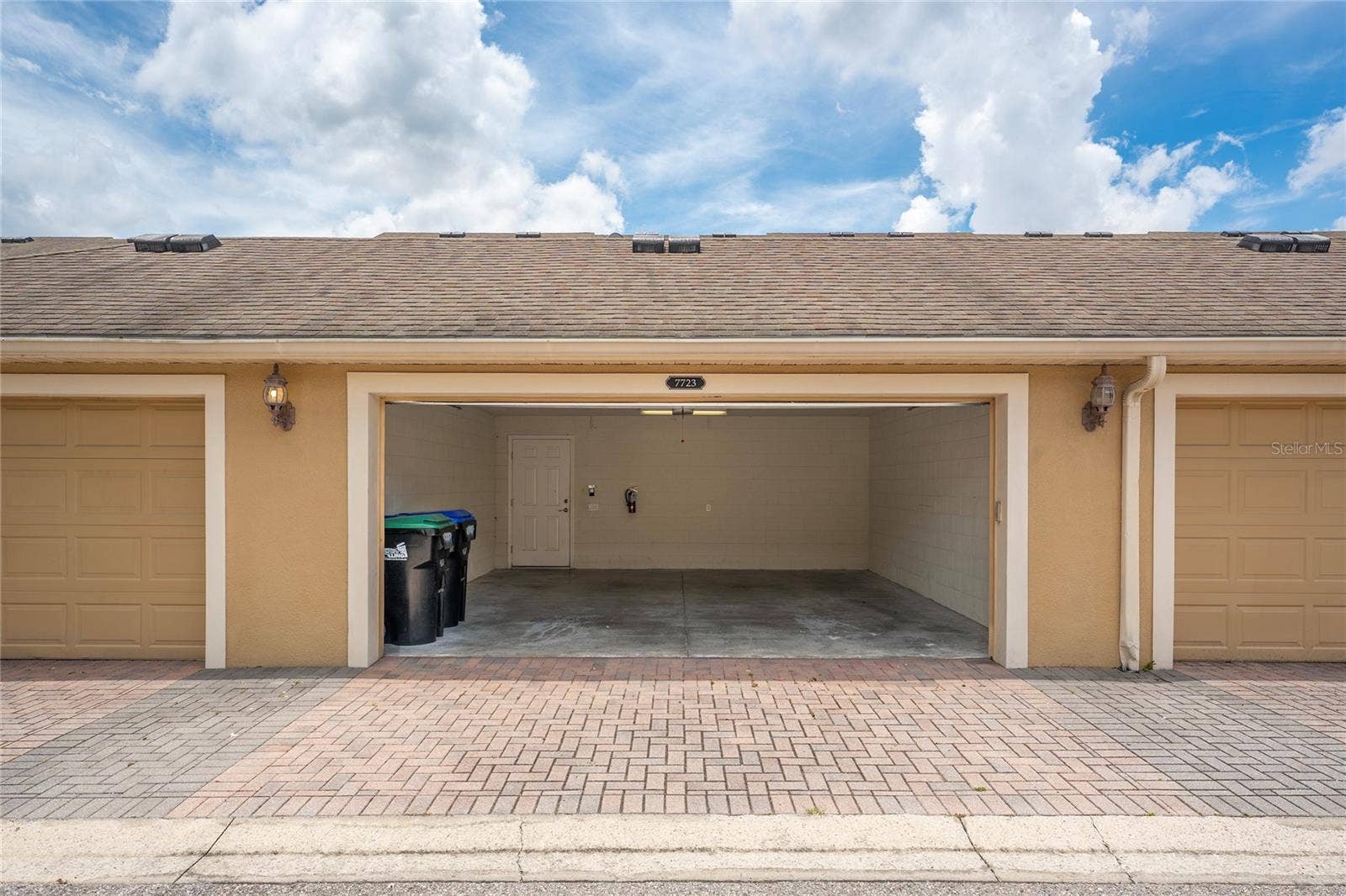 7723 FAIRGROVE AVENUE, Windermere, FL 34786 Rear entry garage