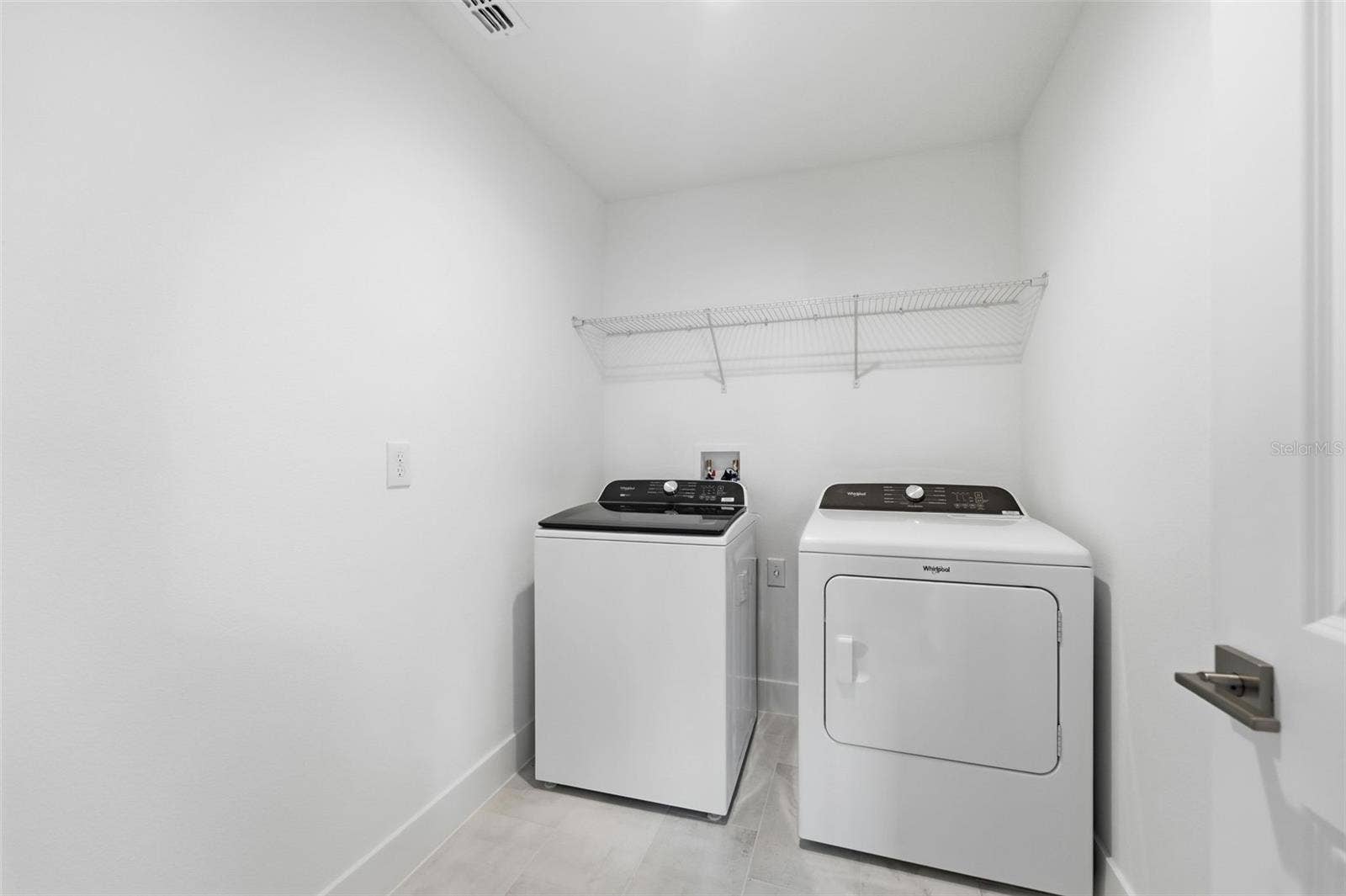 1527 RIDGEBACK LANE, Apopka, FL 32703 1527 RIDGEBACK LANE, Apopka, FL 32703