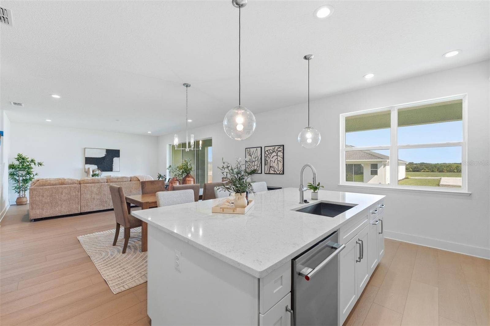 1527 RIDGEBACK LANE, Apopka, FL 32703 Kitchen overlooking dining room and great room