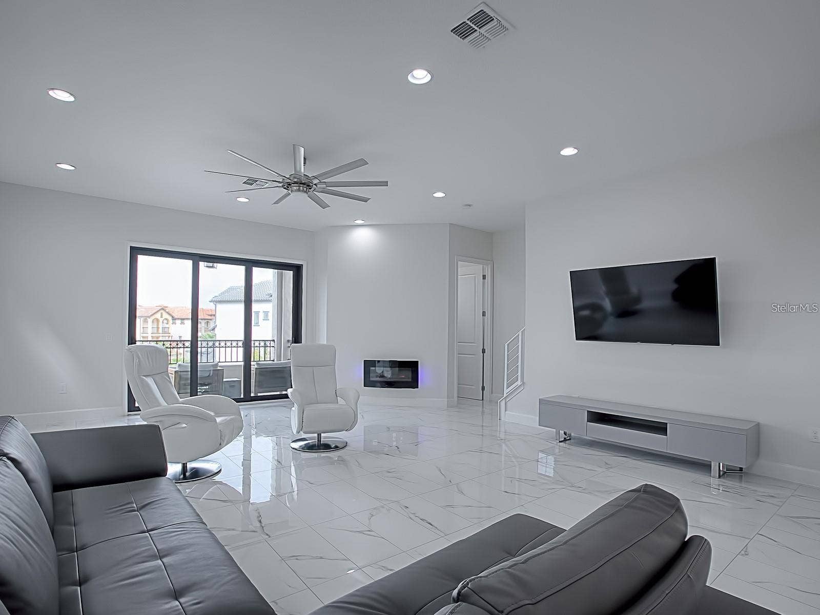 7661 TOSCANA BOULEVARD, Orlando, FL 32819 7661 TOSCANA BOULEVARD, Orlando, FL 32819