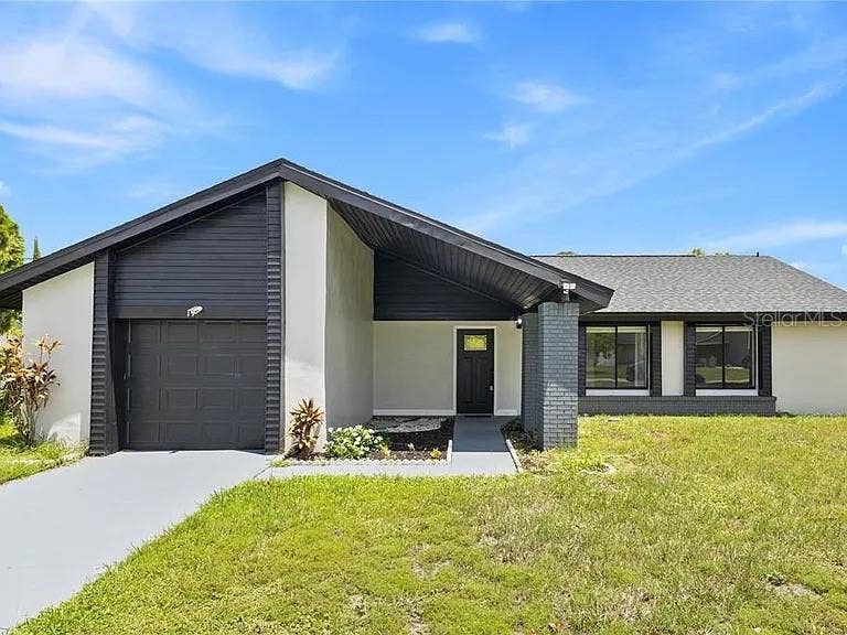 Property photo for 17 S FLAG CT, Kissimmee, FL