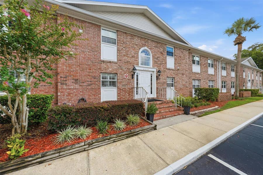 Property photo for 4214 LAKE UNDERHILL ROAD, #6A2, Orlando, FL