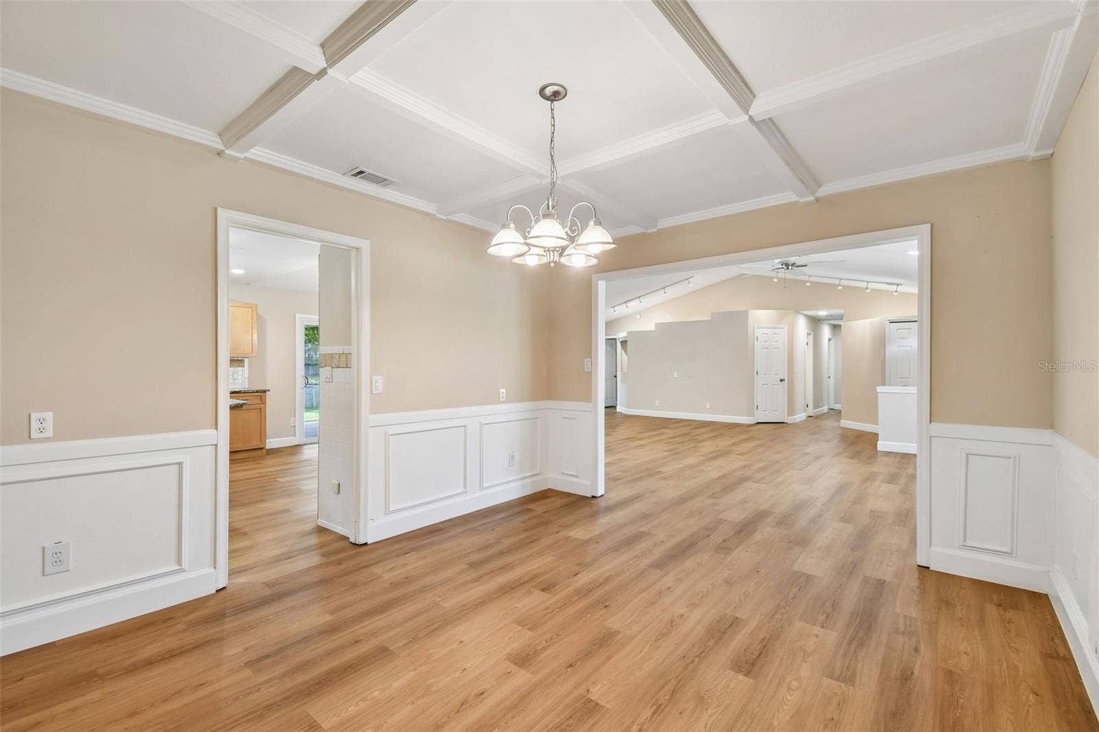 755 KEENELAND PIKE, Lake Mary, FL 32746 Stunning Dining Room with embolished ceiling and wainscotting