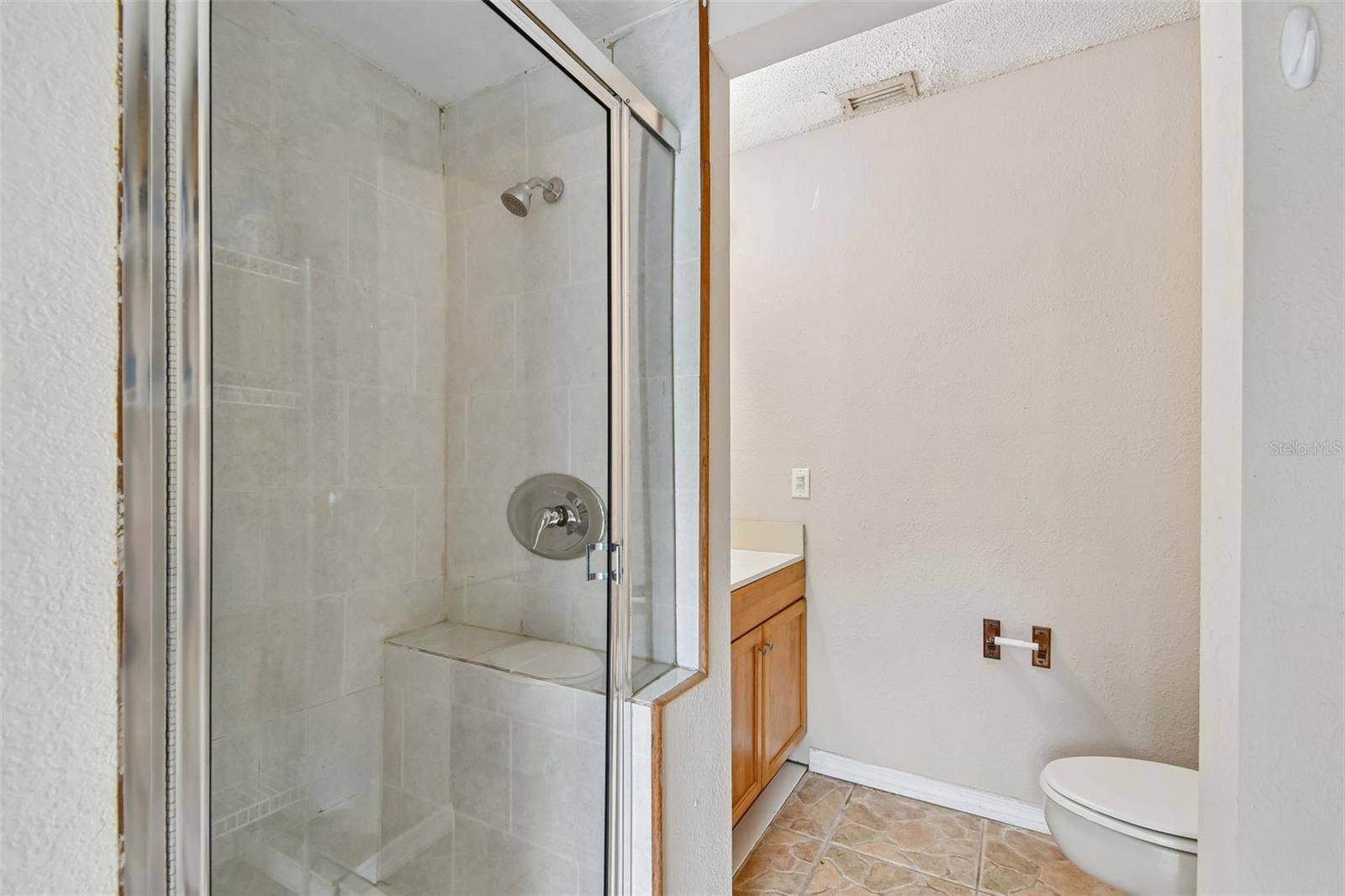 755 KEENELAND PIKE, Lake Mary, FL 32746 Pool Bathroom - Full with toilet, vanity, and Shower