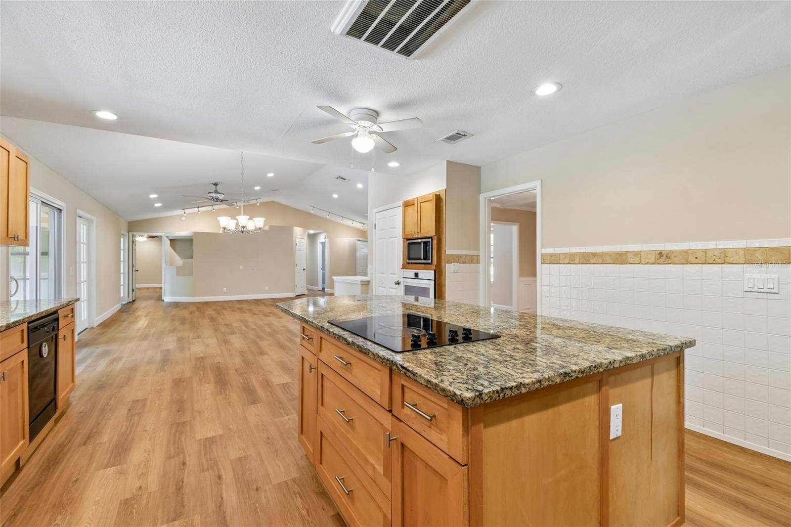 755 KEENELAND PIKE, Lake Mary, FL 32746 View from Kitchen into Great Room