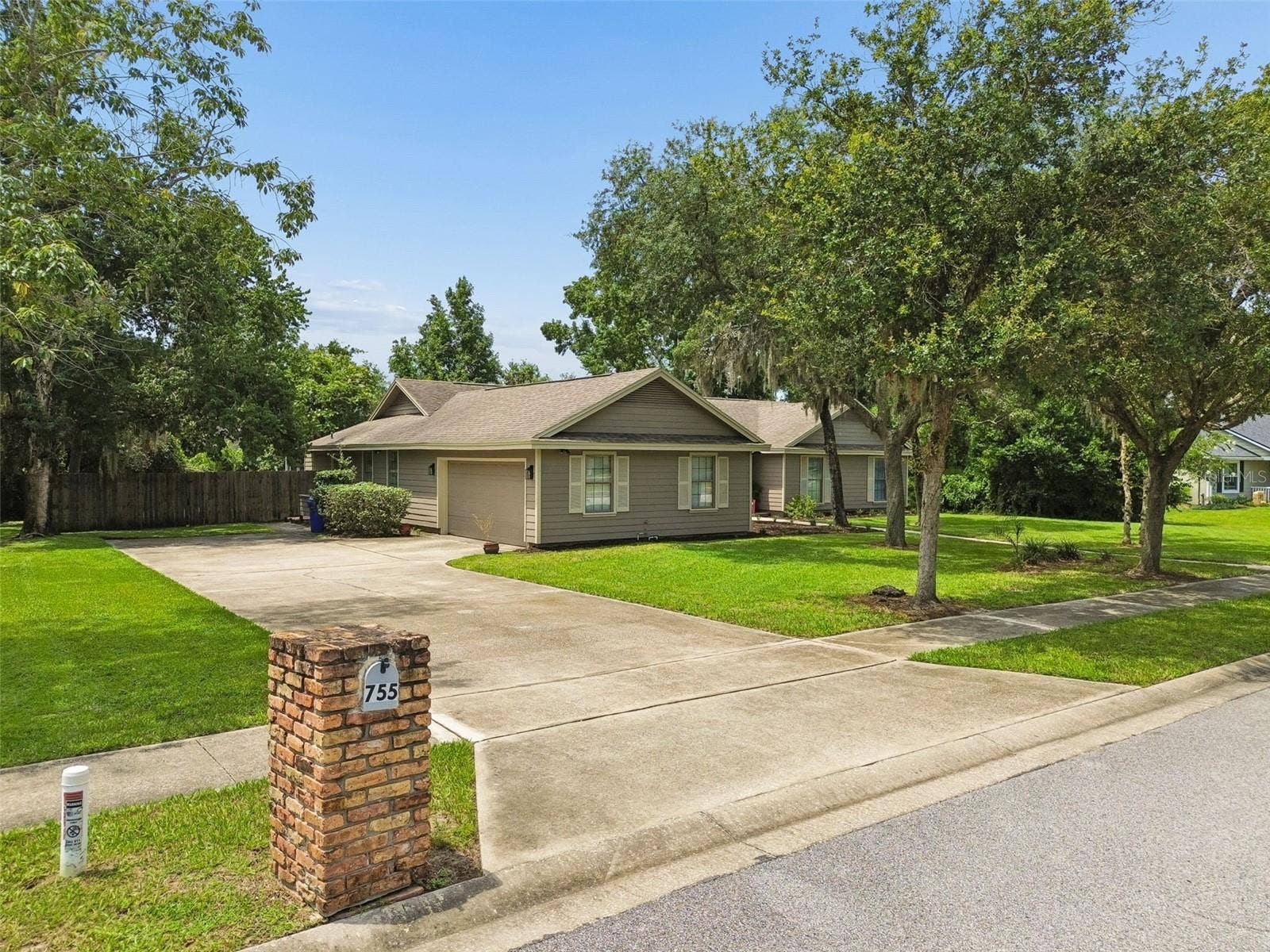 755 KEENELAND PIKE, Lake Mary, FL 32746 Side view of home