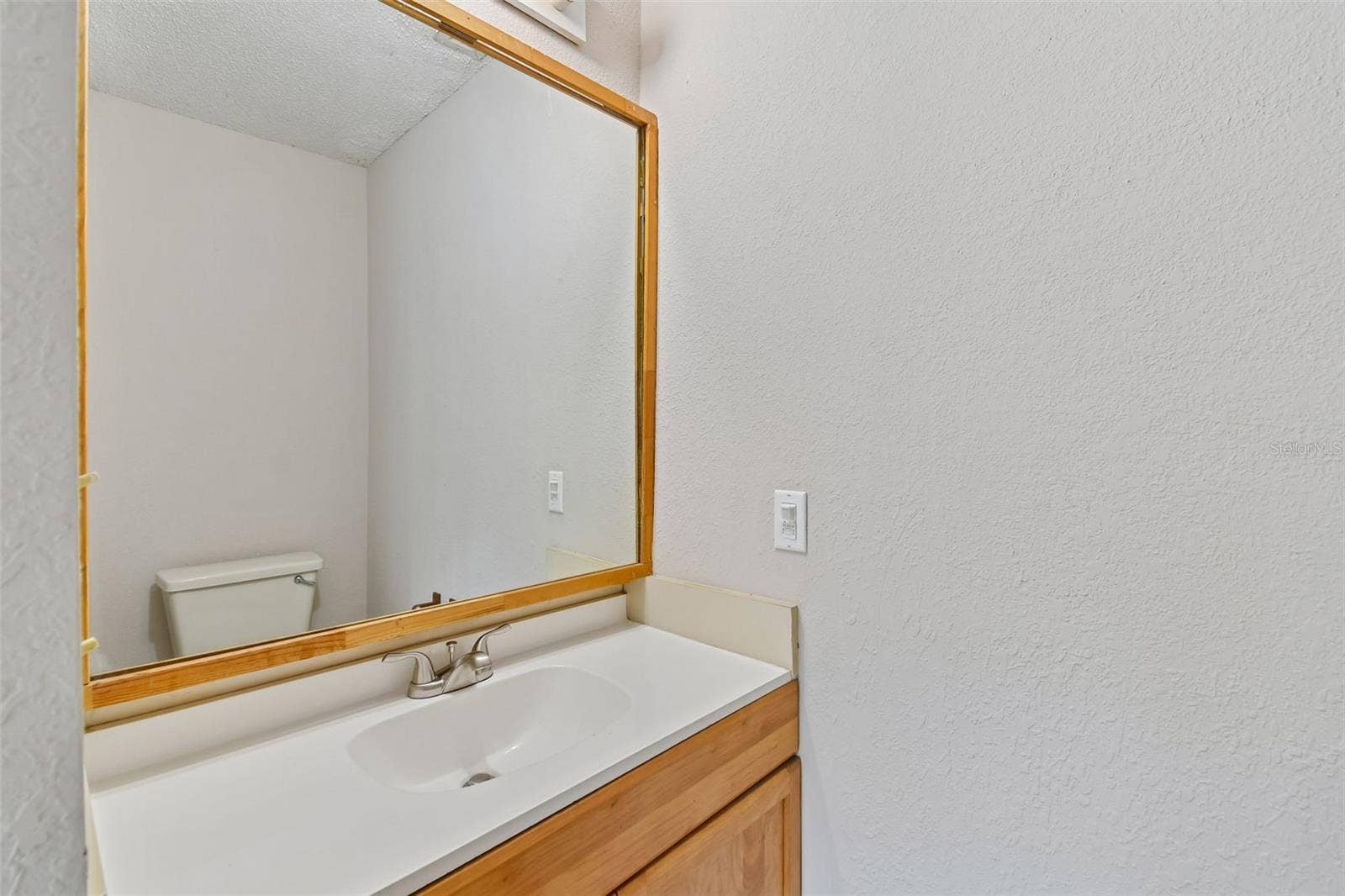 755 KEENELAND PIKE, Lake Mary, FL 32746 Pool Bath Vanity