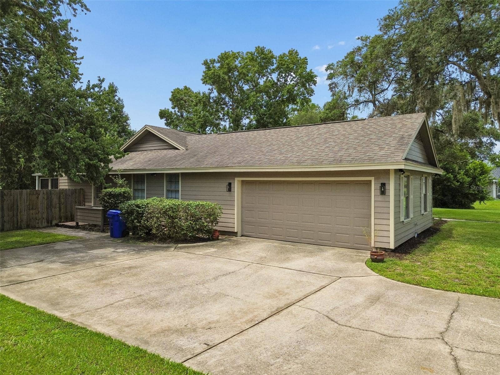 755 KEENELAND PIKE, Lake Mary, FL 32746 Side Garage