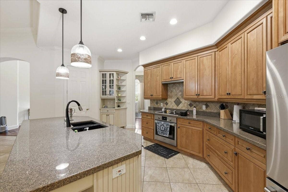 6124 FOXFIELD COURT, Windermere, FL 34786 6124 FOXFIELD COURT, Windermere, FL 34786
