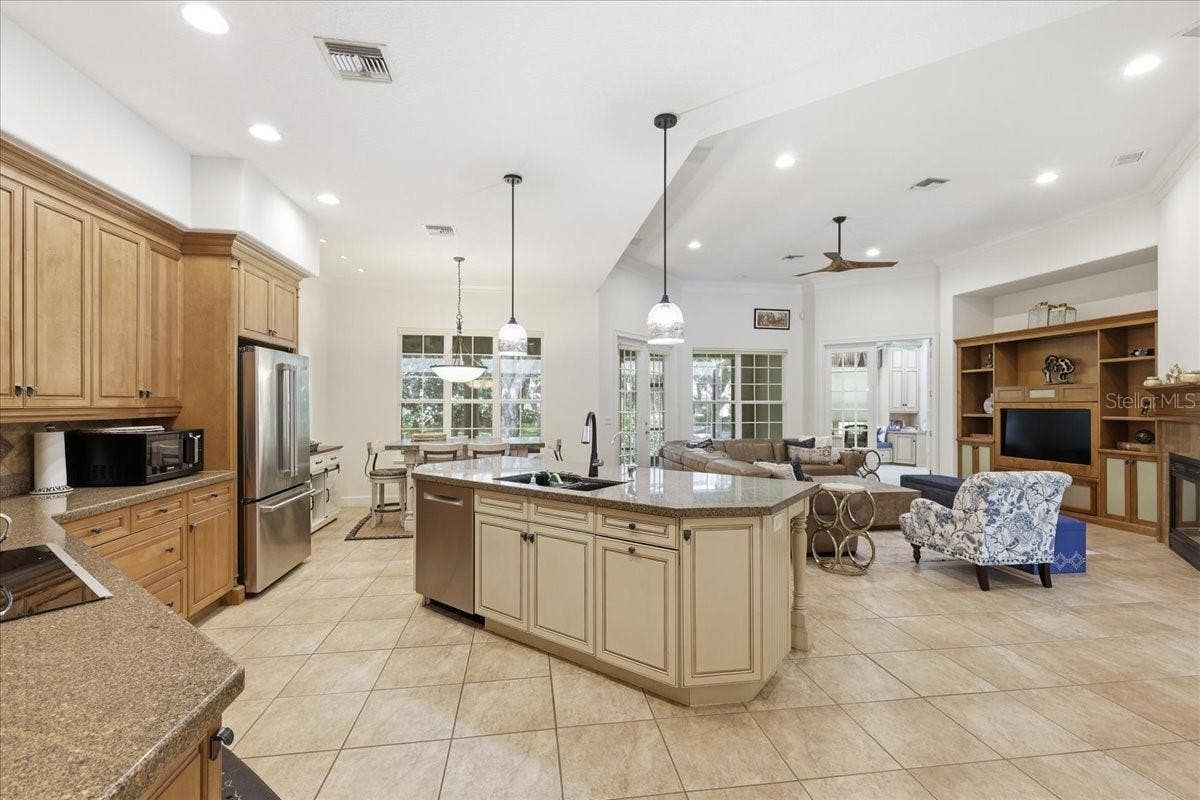 6124 FOXFIELD COURT, Windermere, FL 34786 6124 FOXFIELD COURT, Windermere, FL 34786