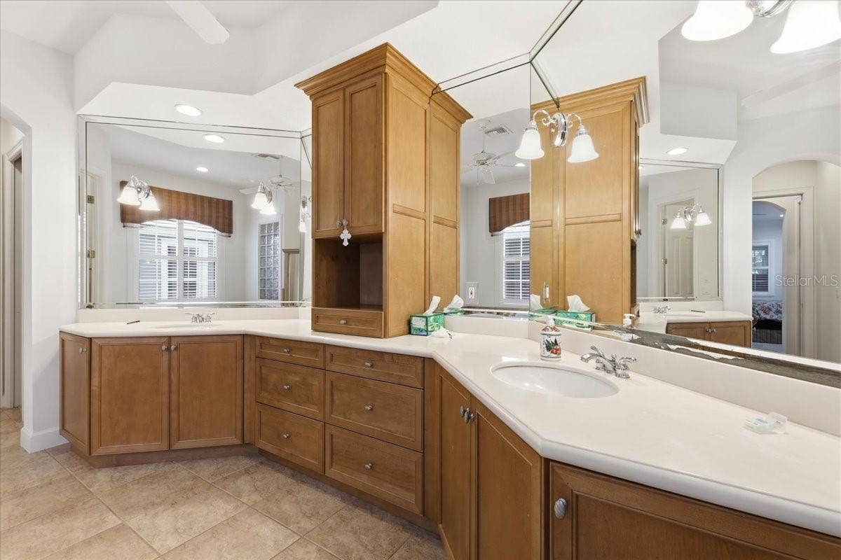 6124 FOXFIELD COURT, Windermere, FL 34786 6124 FOXFIELD COURT, Windermere, FL 34786