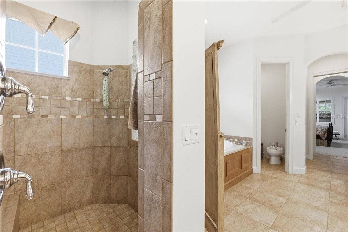 6124 FOXFIELD COURT, Windermere, FL 34786 6124 FOXFIELD COURT, Windermere, FL 34786