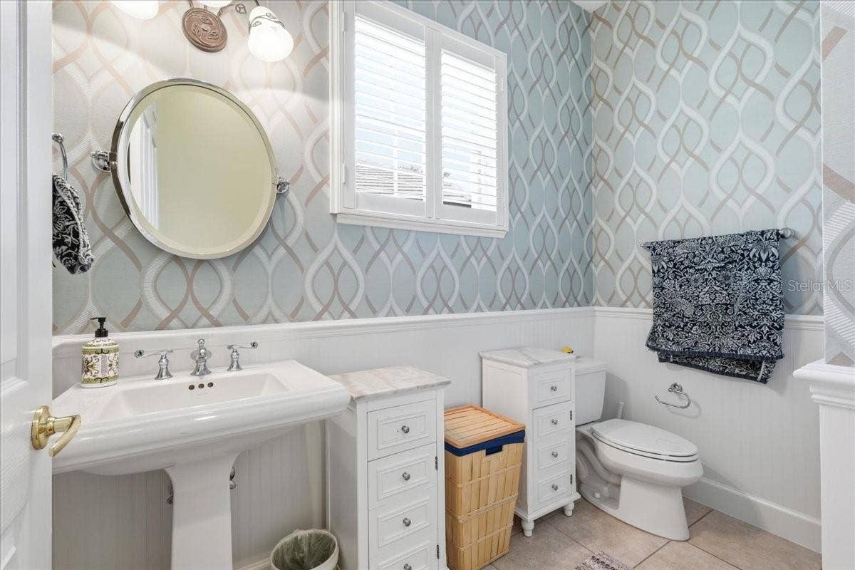 6124 FOXFIELD COURT, Windermere, FL 34786 6124 FOXFIELD COURT, Windermere, FL 34786