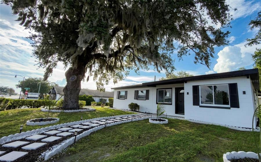 Property photo for 1000 E DIXIE AVENUE, Leesburg, FL