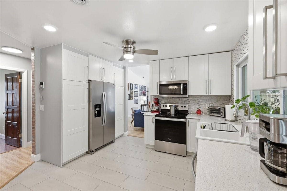 8495 CARAWAY COURT, Orlando, FL 32819 8495 CARAWAY COURT, Orlando, FL 32819