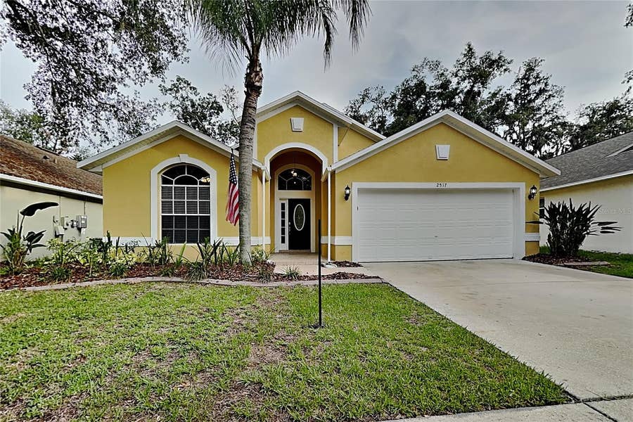 Property photo for Valrico, FL