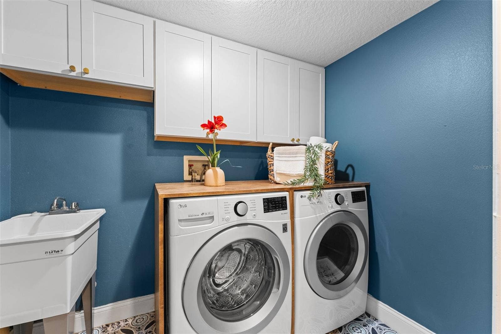 533 W YALE STREET, Orlando, FL 32804 533 W YALE STREET, Orlando, FL 32804