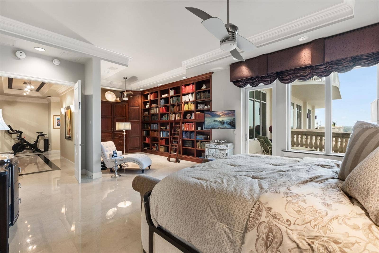 100 S EOLA DRIVE, #119, Orlando, FL 32801 100 S EOLA DRIVE, #119, Orlando, FL 32801