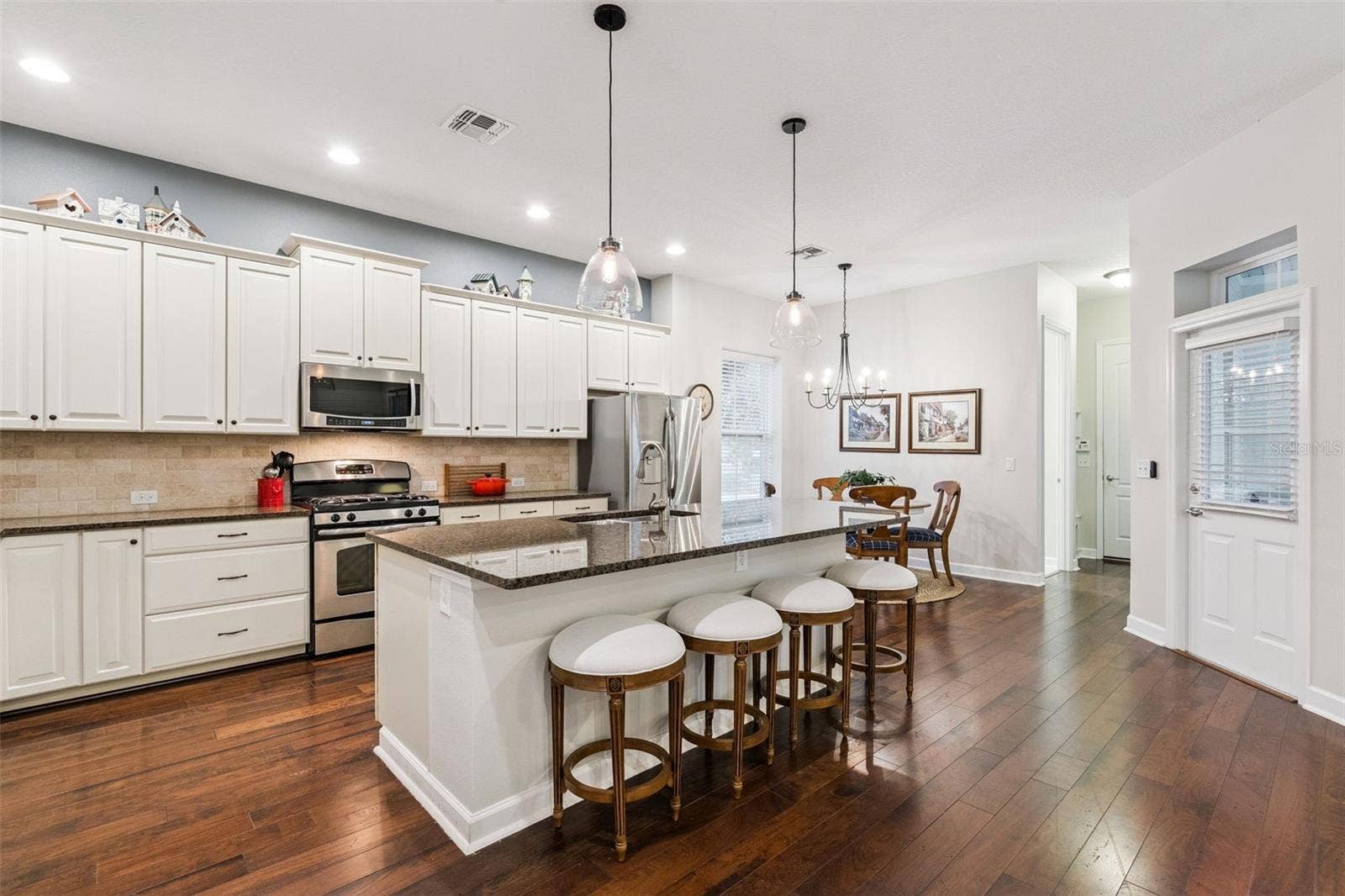 844 OAKLAND PARK BOULEVARD, Winter Garden, FL 34787 Open Concept Kitchen with Gas Range