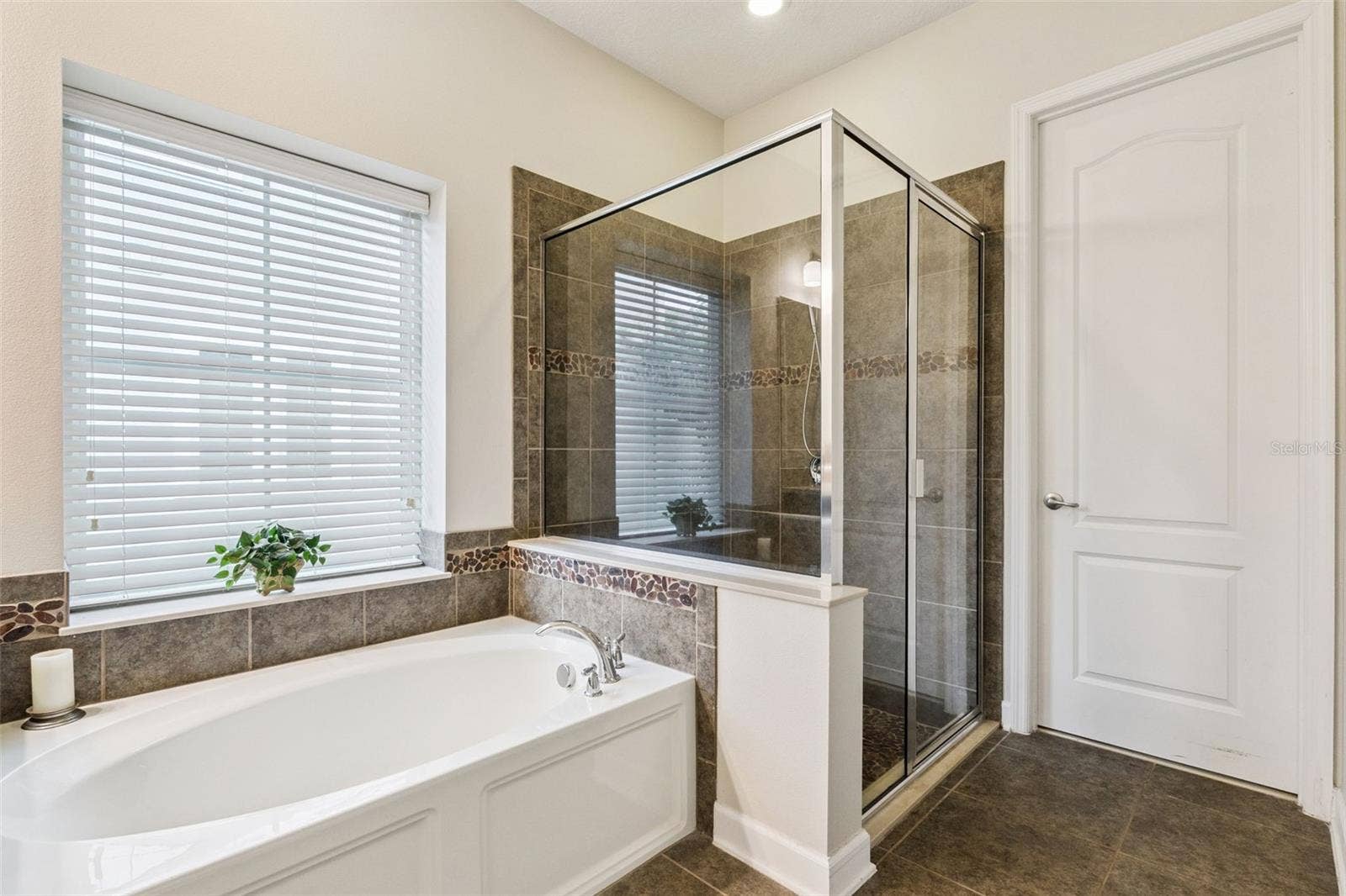 844 OAKLAND PARK BOULEVARD, Winter Garden, FL 34787 Primary Bathroom