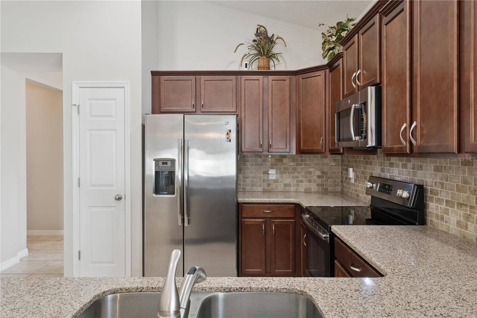 480 KESTREL DRIVE, Groveland, FL 34736