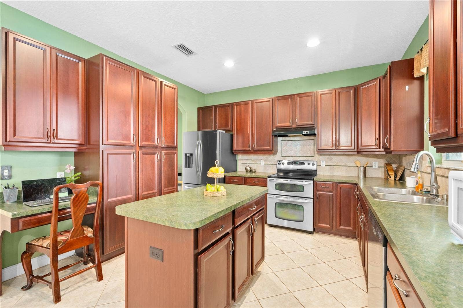 4930 ATWOOD DRIVE, Orlando, FL 32828 4930 ATWOOD DRIVE, Orlando, FL 32828