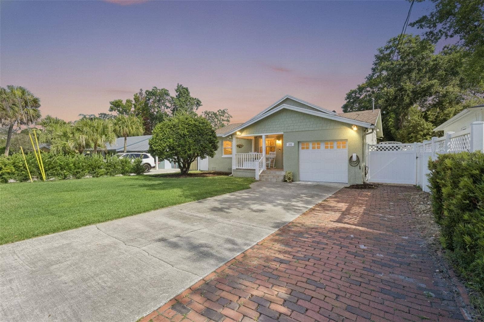 309 NIBLICK WAY, Orlando, FL 32804 Welcome Home to College Park Golf Course Living