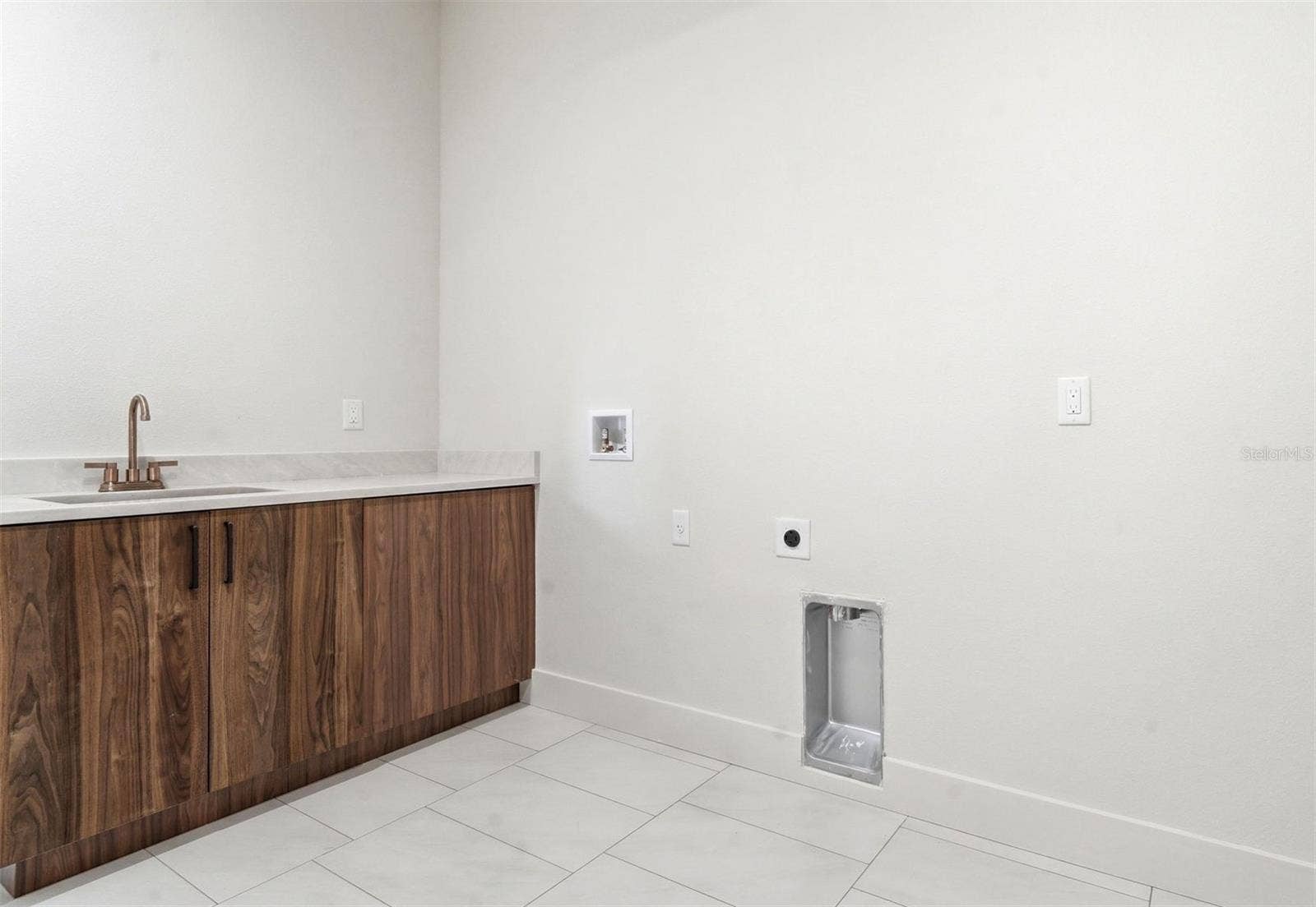 1615 COLE ROAD, Orlando, FL 32803 Laundry Room