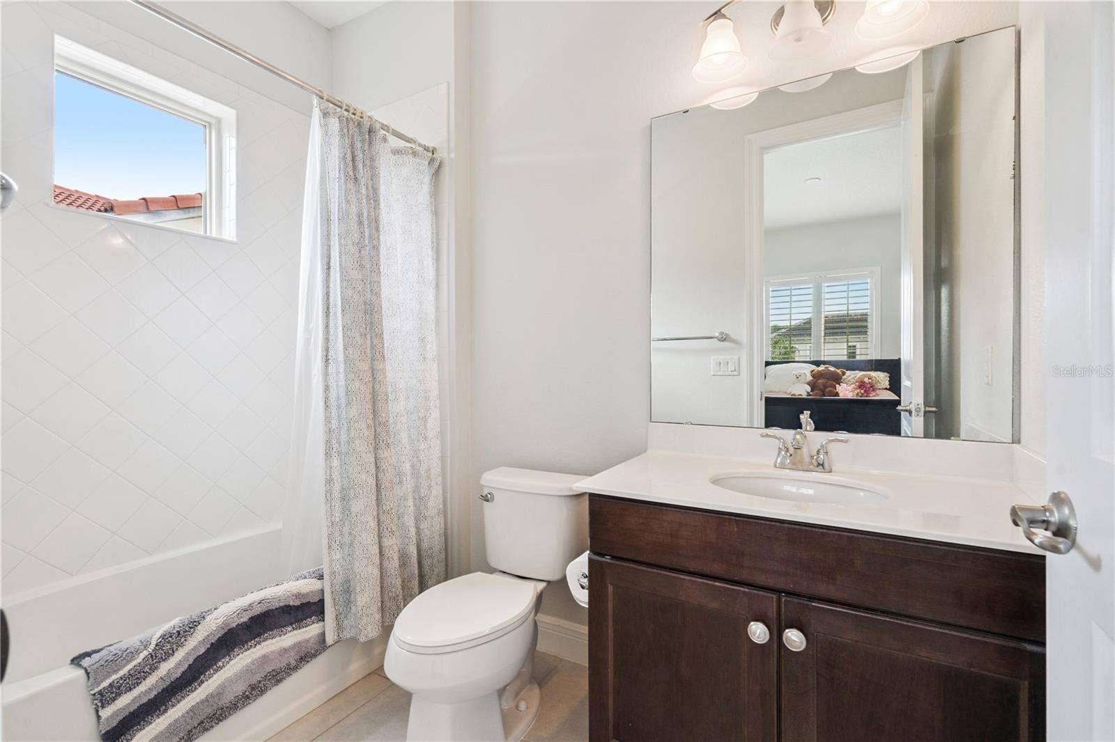 15709 SHOREBIRD LANE, Winter Garden, FL 34787 Bath 3