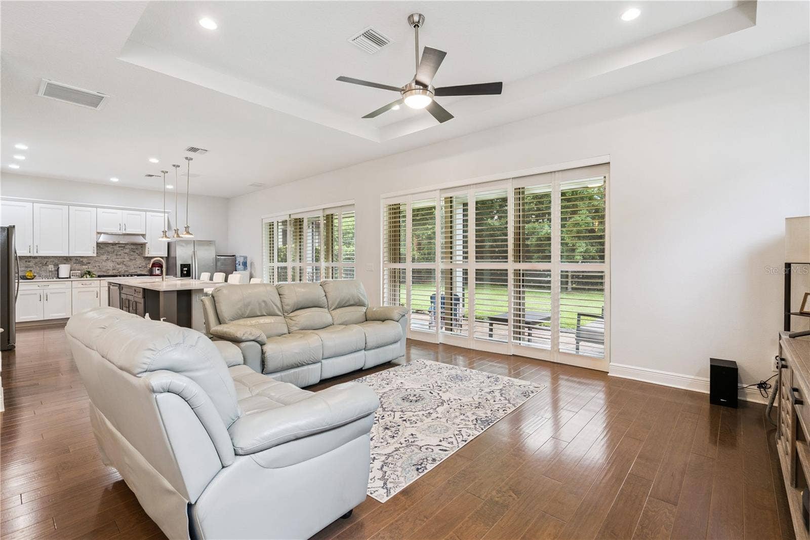 15709 SHOREBIRD LANE, Winter Garden, FL 34787 Great Room overlooking Kitchen Area