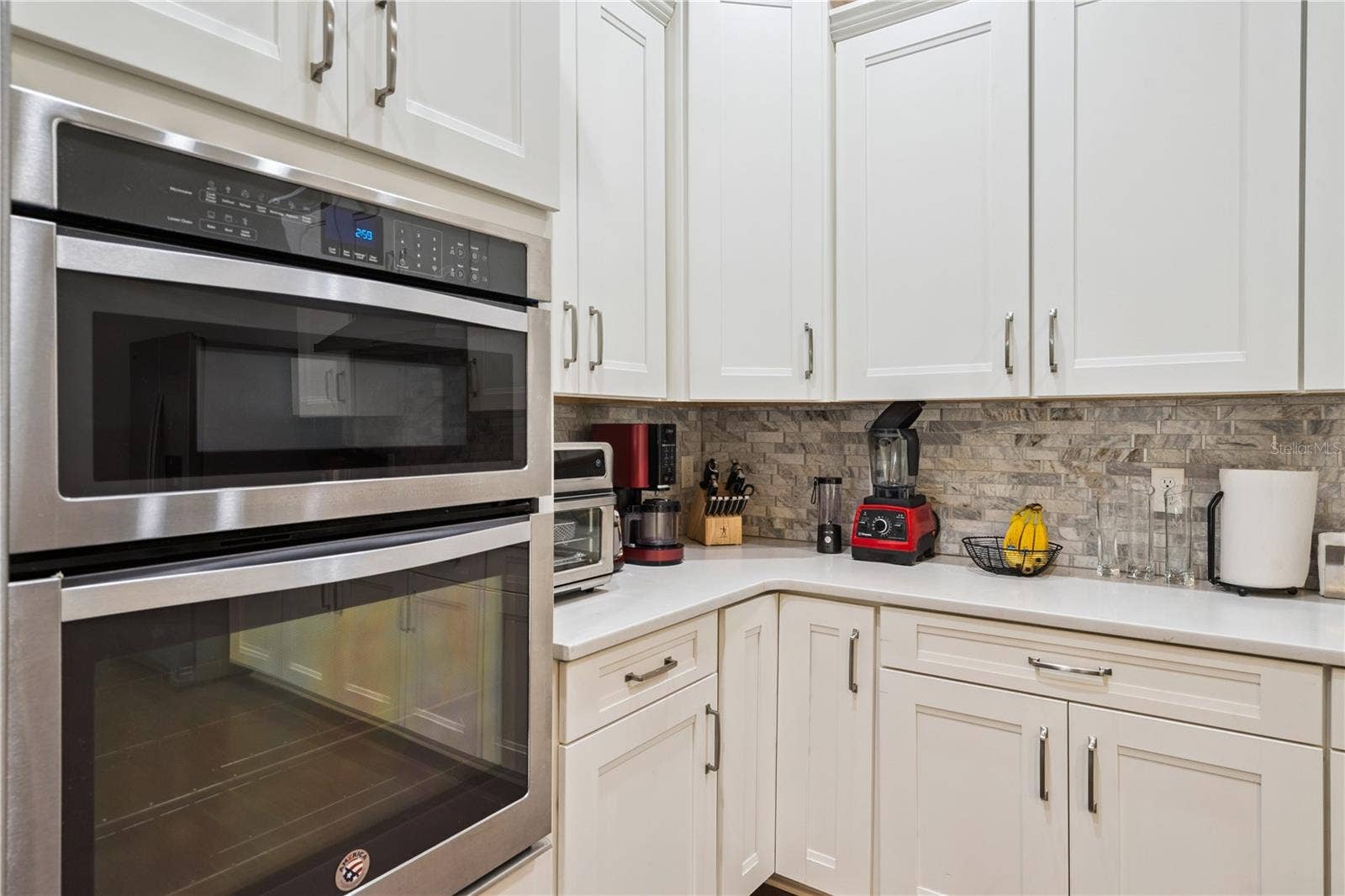 15709 SHOREBIRD LANE, Winter Garden, FL 34787 Built in Ovens