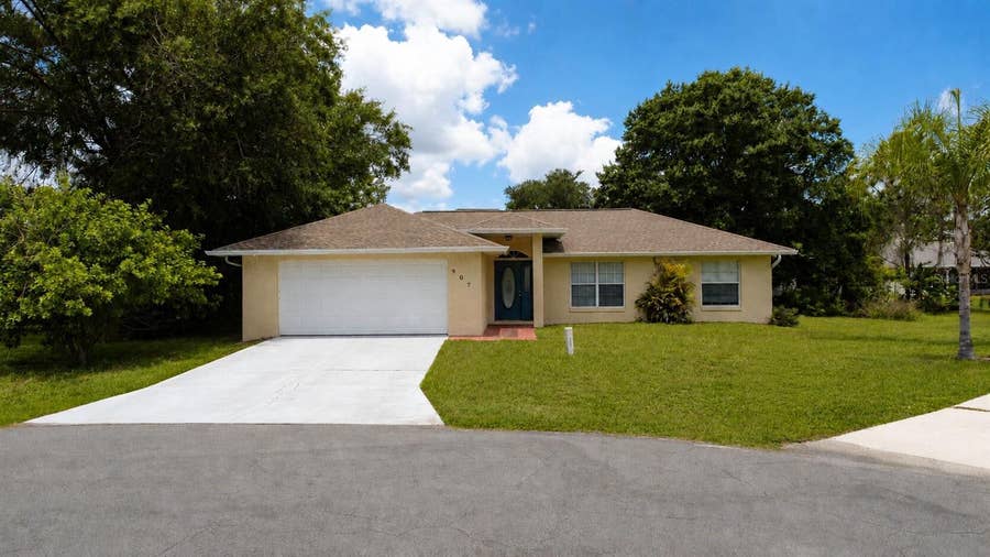 Property photo for 907 HENDON PLACE, Kissimmee, FL