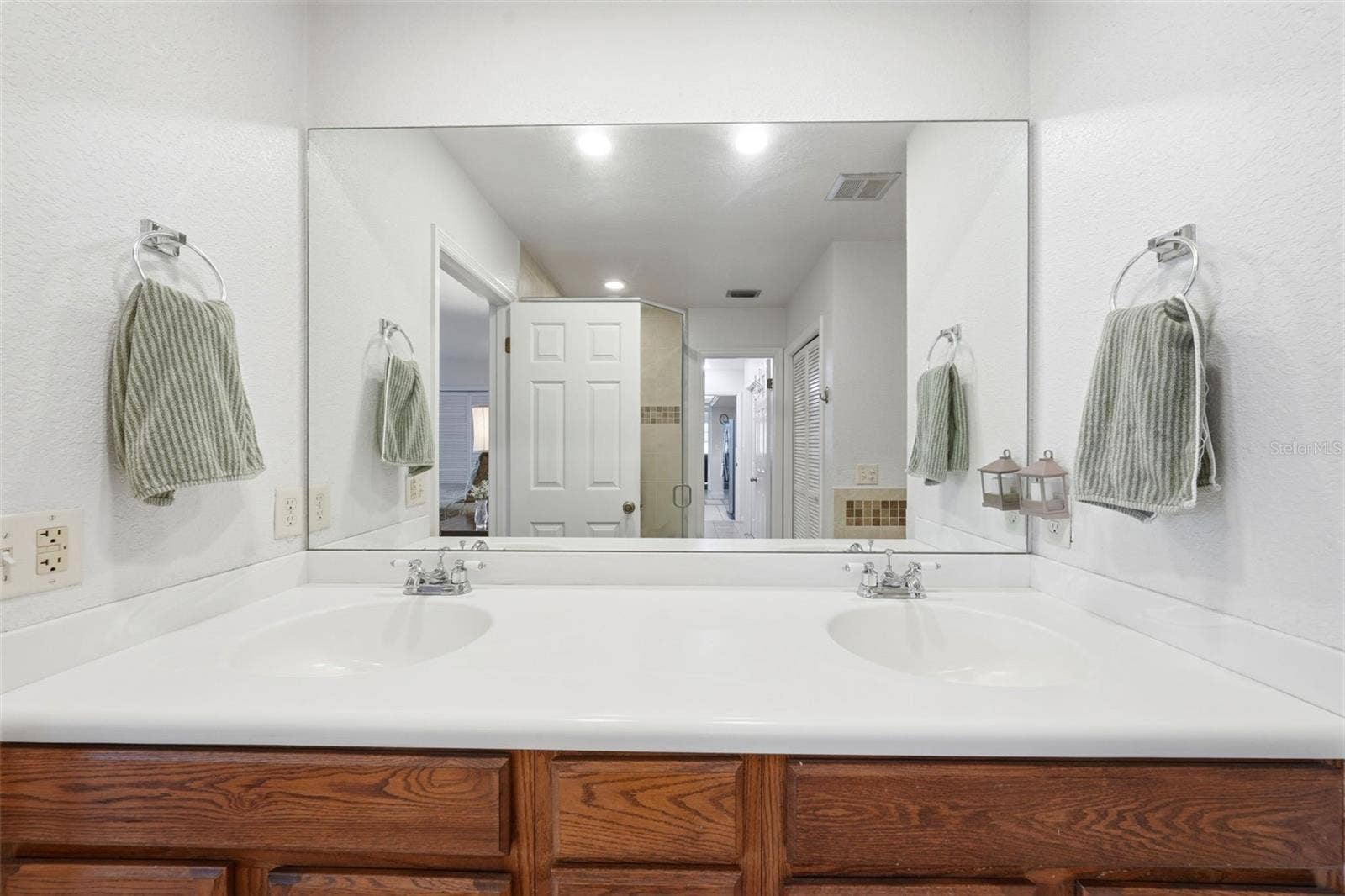 1805 VIRGINIA COURT, Tavares, FL 32778 1805 VIRGINIA COURT, Tavares, FL 32778