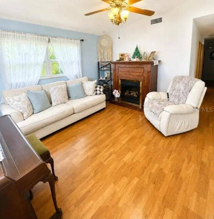 93 GLASS COURT, Port Orange, FL 32129 93 GLASS COURT, Port Orange, FL 32129