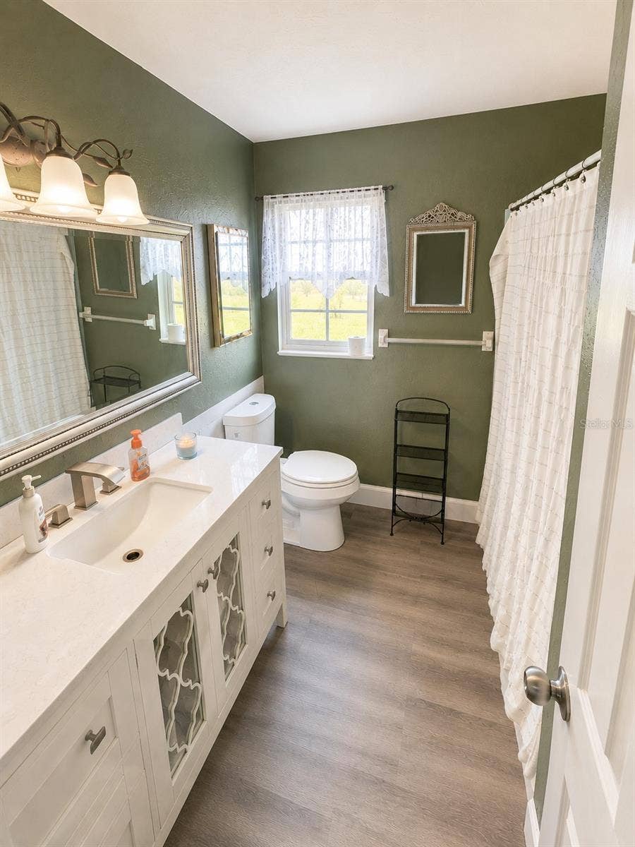 94 GLASS COURT, Port Orange, FL 32129 94 GLASS COURT, Port Orange, FL 32129