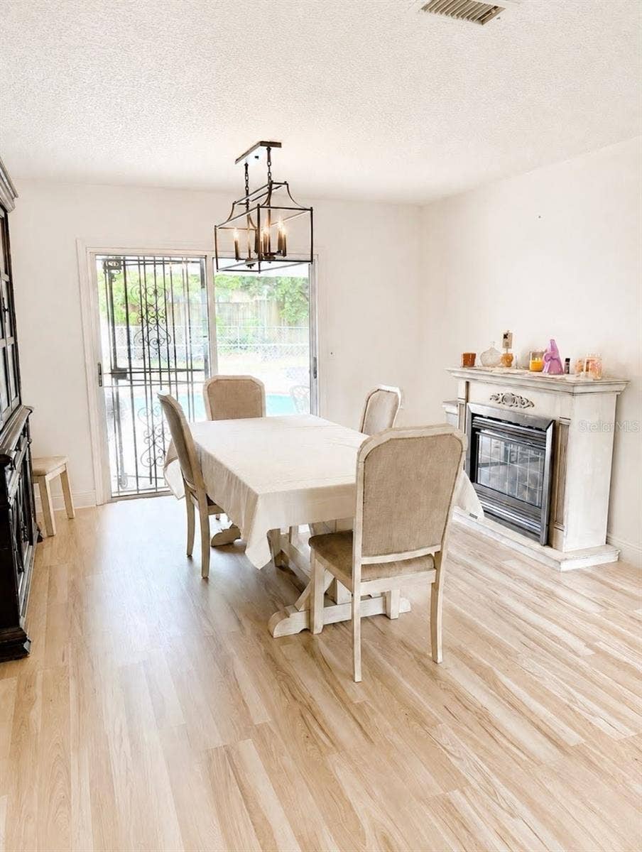 94 GLASS COURT, Port Orange, FL 32129 94 GLASS COURT, Port Orange, FL 32129