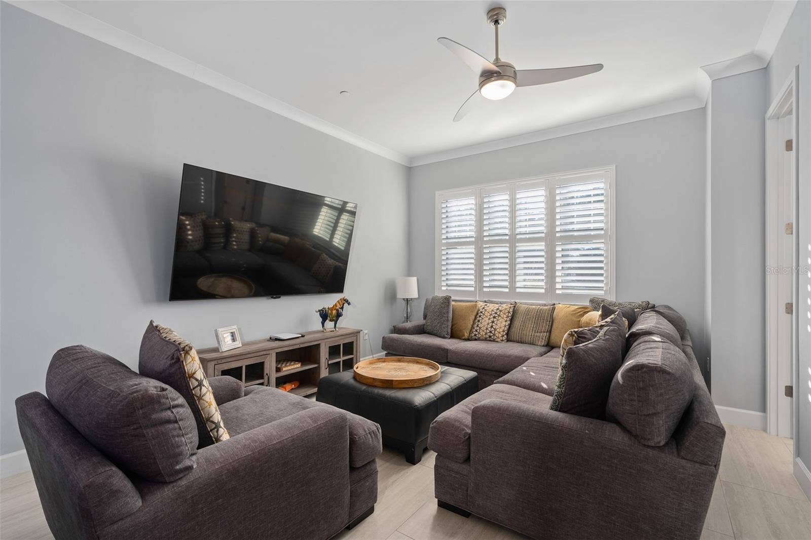 129 S PARK AVENUE, #8E, Winter Garden, FL 34787 Living Room