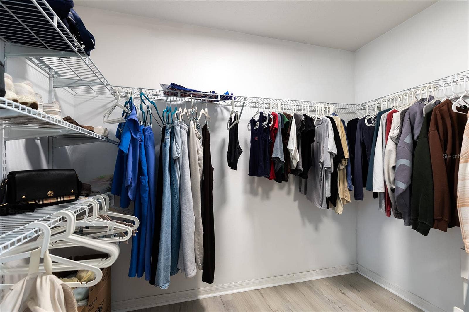 Another big walk in closet