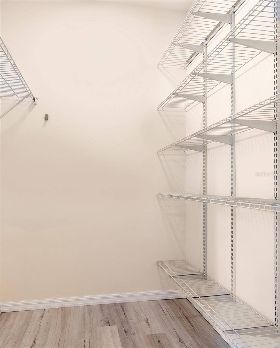 walk in closet 2