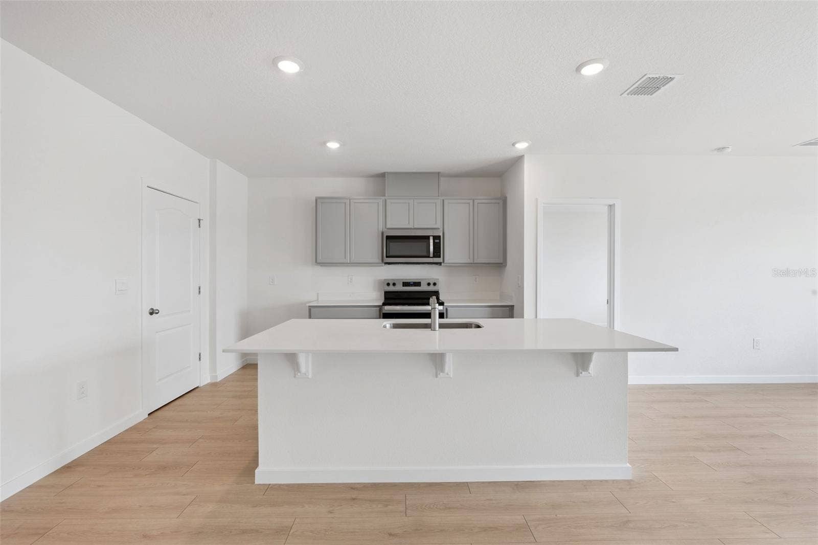 4922 MARSHELDER STREET, Apopka, FL 32712 4922 MARSHELDER STREET, Apopka, FL 32712