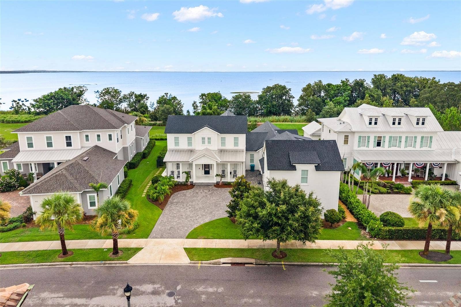 907 CELADON STREET, Winter Garden, FL 34787 Overlooking the green conservation area and Lake Apopka.
