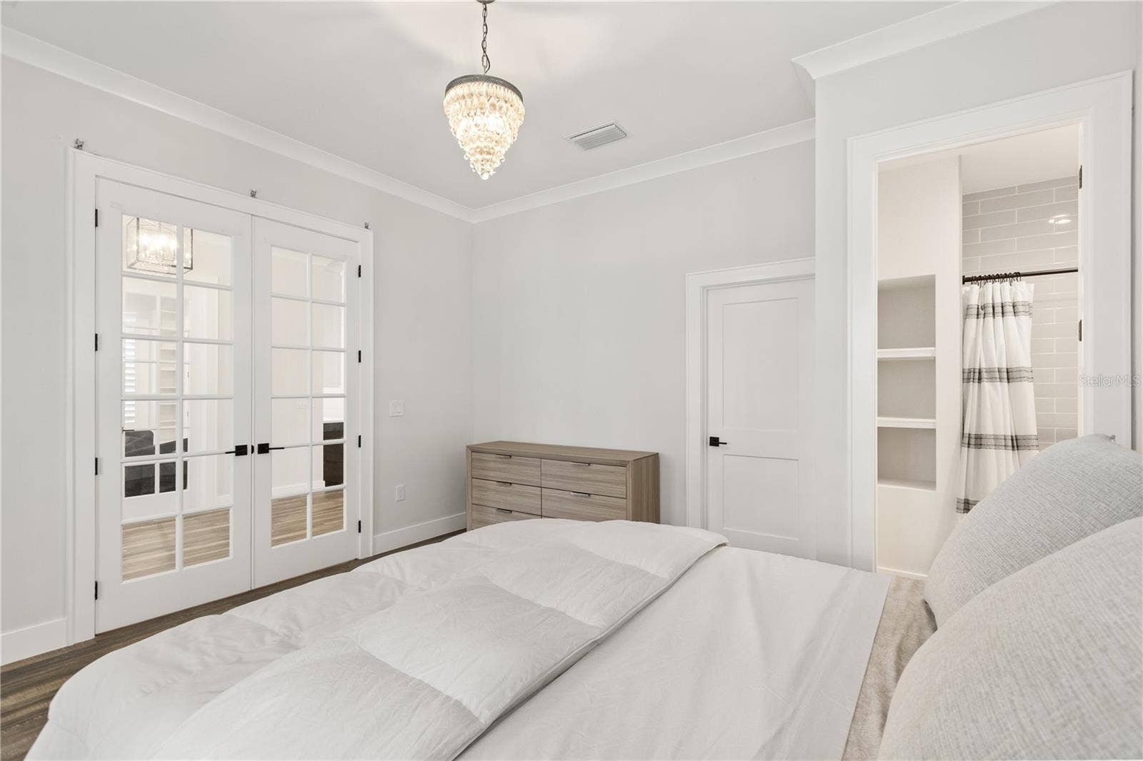 907 CELADON STREET, Winter Garden, FL 34787 En suite off foyer for an au pair, or second home office