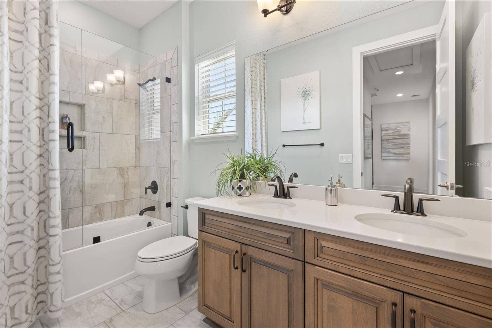8836 LAKESHORE POINTE DRIVE, Winter Garden, FL 34787 8836 LAKESHORE POINTE DRIVE, Winter Garden, FL 34787