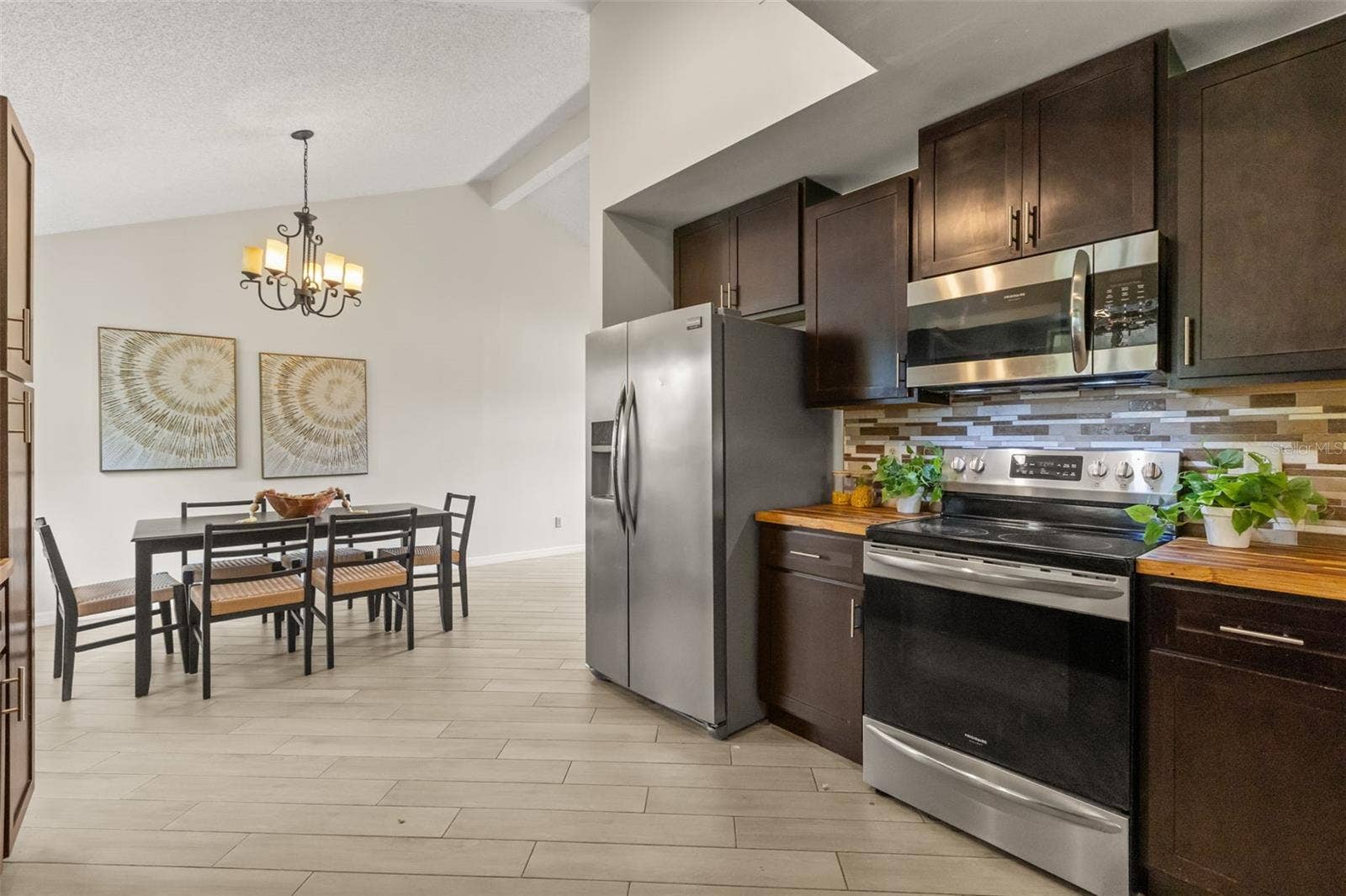 7925 SNOWBERRY CIRCLE, Orlando, FL 32819 7925 SNOWBERRY CIRCLE, Orlando, FL 32819