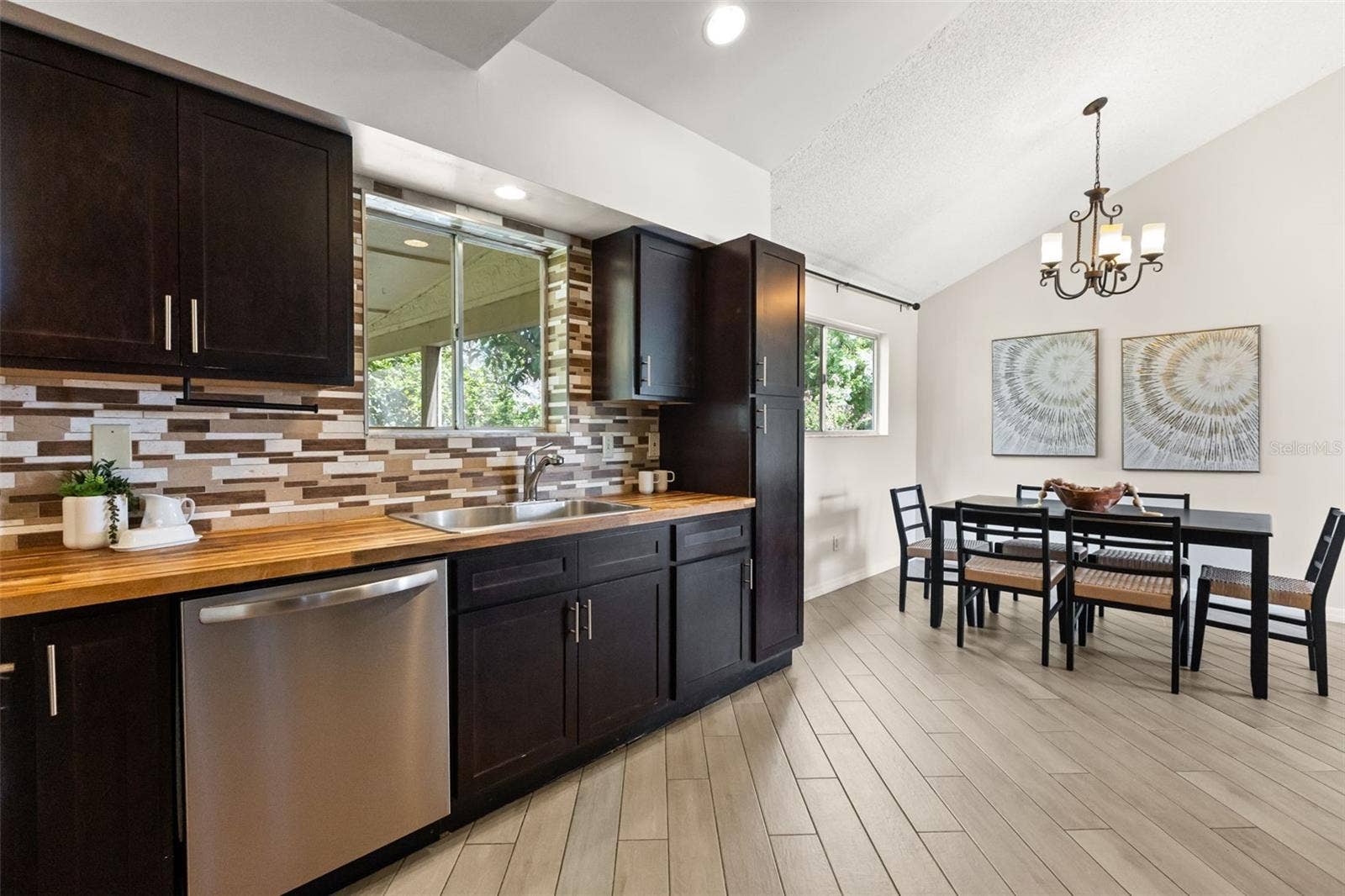 7925 SNOWBERRY CIRCLE, Orlando, FL 32819 7925 SNOWBERRY CIRCLE, Orlando, FL 32819
