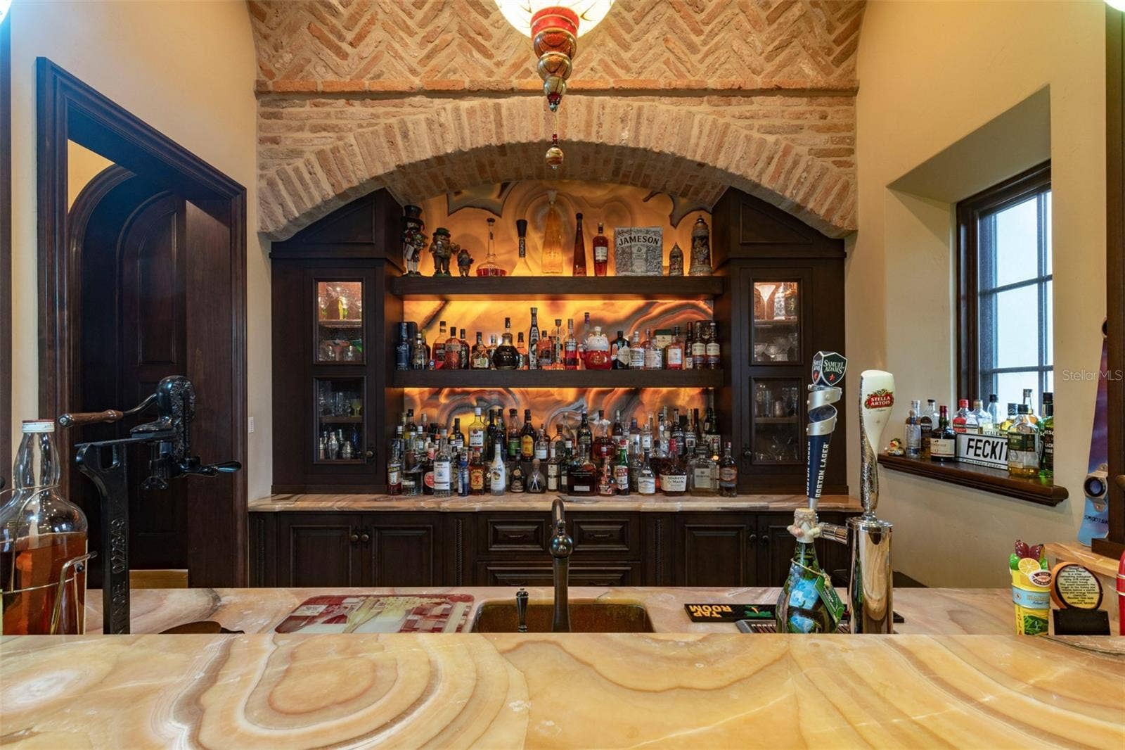 6119 GROSVENOR SHORE DRIVE, Windermere, FL 34786 main level first floor bar