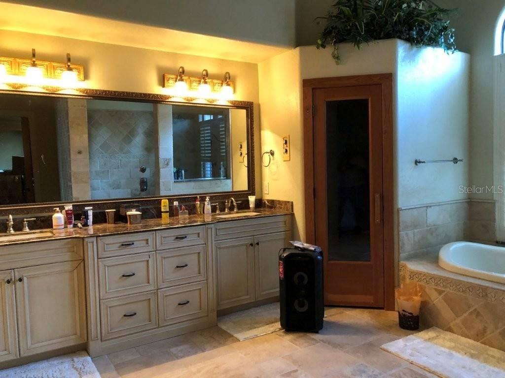 1238 LAKE WHITNEY DRIVE, Windermere, FL 34786 Primary bathroom